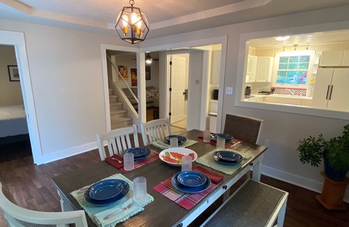 Baldwin City Casa | New! Cozy Cottage Just Blocks From Baker Campus