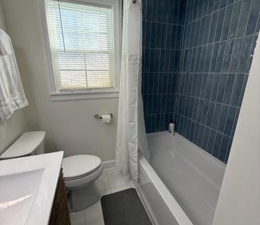 Durham Casa | New & Cozy Durham 2 Bedroom Home B