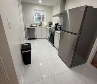 Durham Casa | New & Cozy Durham 2 Bedroom Home B