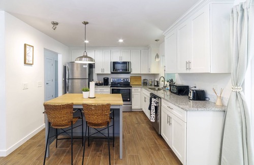 Crystal River Casa | NEW Cozy House| 5 Min Three Sisters Springs