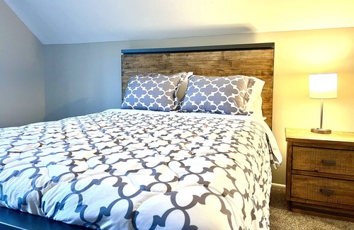 West Lafayette Casa | New! Cozy Quiet Cottage Near Purdue, Large Fenced Backyard!