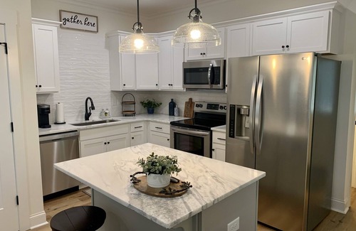 Greenville Casa | New Cozy Townhome Steps to Downtown Greenville