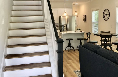 Greenville Casa | New Cozy Townhome Steps to Downtown Greenville