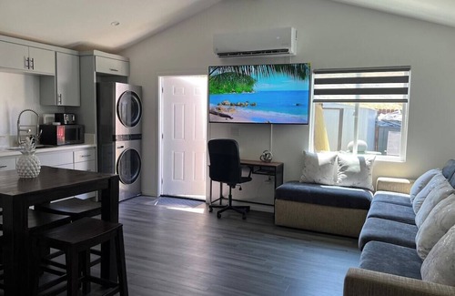 Harbor Gateway South Casa | New, cozy unit with Private outdoor area Fire Pit
