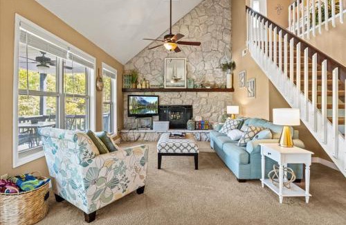 Rocky Mount Casa | New! Deep Cove with Kayaks-Paddle Board-Fire Pit