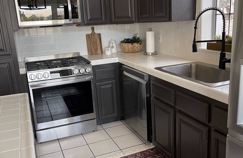 Fort Mohave Casa | New! Desert LUX Oasis LARGE POOL SPA BBQ FIRE-PIT