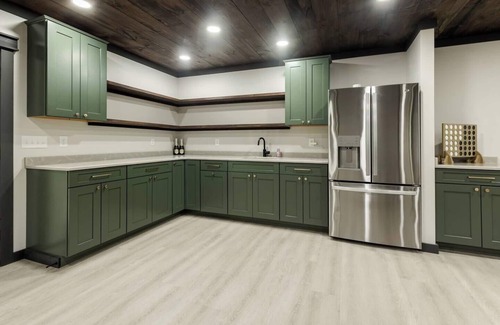 Cadiz Casa | New! Dock! Pool! Hot Tub! Games!