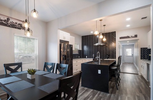 Downtown San Antonio Casa | New! Downtown family getaway!