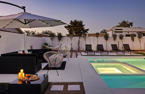 Coronado Casa | New!☆Downtown Oasis☆Pool |Hot Tub |BBQ |Fire Pit