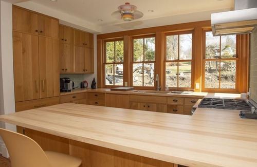 Town of Ledyard Apartamento | NEW!! ELEGANT VILLAGE HOME, refined & renewed