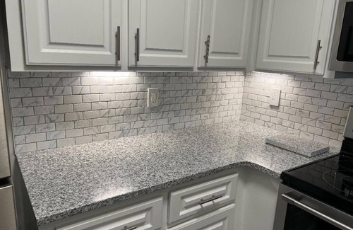 Vero Beach Condominio | New everything Condo, great water views an lots of amenities. Fully furnished