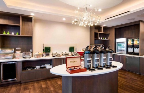 East San Mateo Casa | New extended stay room with free breakfast and parking!