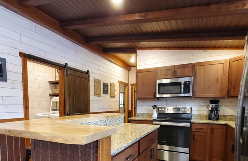 Seeley Lake Casa | New Farmhouse Chic Cabin - Minutes from Lakes, Rivers, & Recreation - Sleeps 6