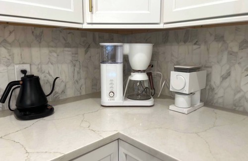 Montgomery Casa | New Farmhouse-Hot Tub, King Beds, Game Room & View