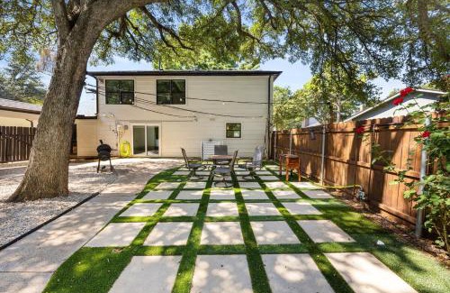 Flower Mound Casa | New! Flower Mound Home with Pool and Firepit