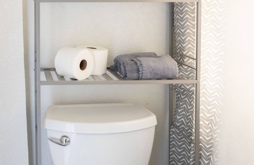 Oakland Casa | New Garden Escape, Oakland, be the first to stay!