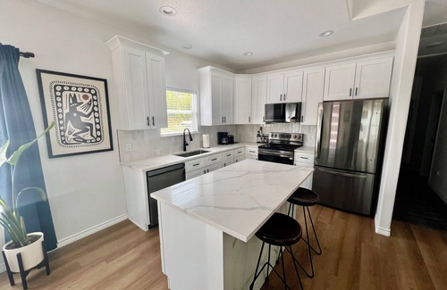 Lockhart Casa | New Getaway with Private Patio Near Downtown Lockhart