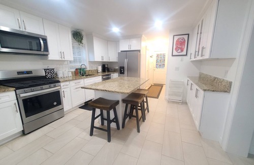Cos Cob Casa | NEW! GREENWICH HOUSE WITH NYC FLAIR/CLOSE TO BEACH & NYC