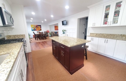 Riverside Casa | NEW! GREENWICH PICASSO HOUSE/ 5 BDRS, CLOSE TO BEACH, TRAIN, NYC