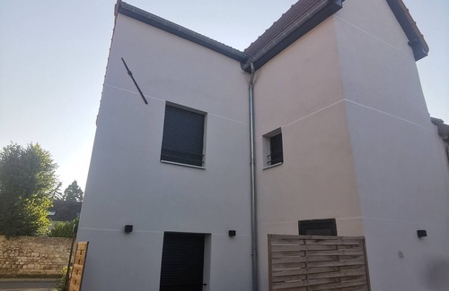 Villeneuve-sous-Dammartin Casa | New house with chic, bohemian rooms