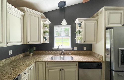 Greer Casa | NEW - Heated Pool - Hot Tub - Game Room - Sauna - 20 Mins to GVL