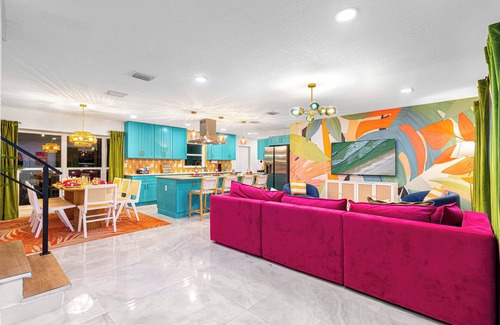 Town N County Park Casa | NEW~HeatedPool~Pickleball~FirePit~HotTub~GameRoom~MovieTheater~Playset~10 beds