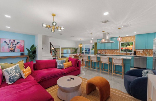 Town N County Park Casa | NEW~HeatedPool~Pickleball~FirePit~HotTub~GameRoom~MovieTheater~Playset~10 beds