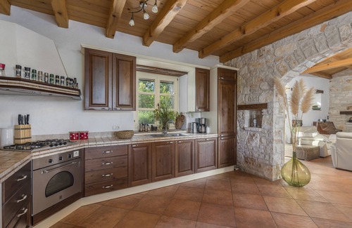 Buzet Villa | Nueva villa de piedra de alta calidad con vistas panorámicas: ¡OFERTAS DE ÚLTIMO MINUTO!