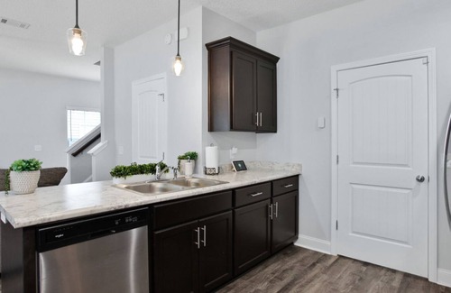 Fleming Casa | New Home 3 minutes to Ft Stewart