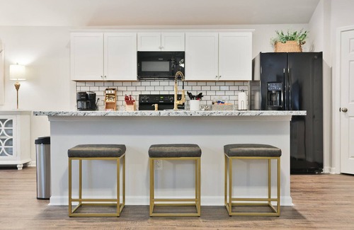 Lincoln Casa | New Home 3mi from Talladega Superspeedway