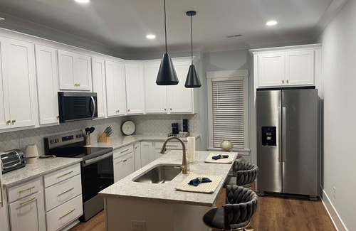 Apex Casa | NEW home above garage! Walk to restaurants, shopping and entertainment!