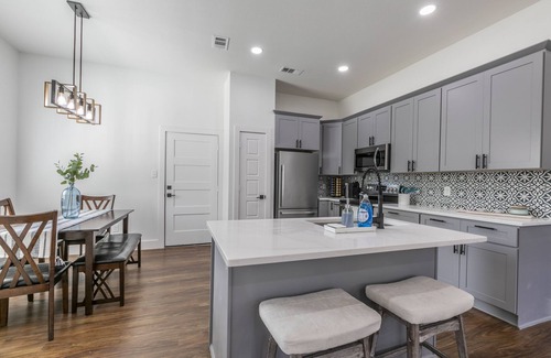 Enchanted Oaks Casa | New home in Cedar Creek Cove