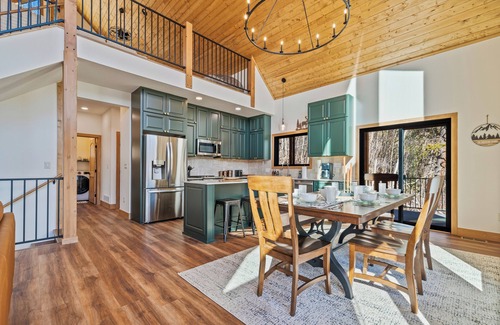 Alma Cabina | New Home with Hot Tub and Epic Views - Antler Ridge