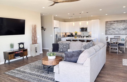 Greenehaven Casa | New Home with incredible views of Lake Powell