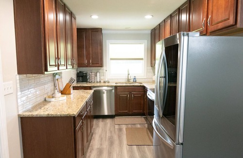 Northeast Raleigh Casa | New Hope House! 20 Min to RDU| Outdoor Kitchen!