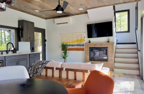 Campton Cabina | New! | Hot Tub | King Bed | Sunset View