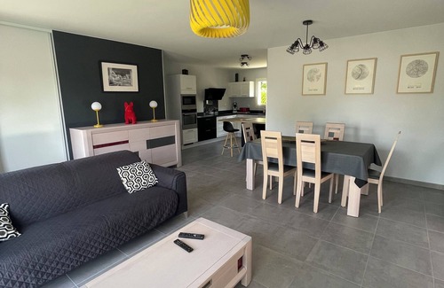 Proissans Casa | Casa nueva toda comodidad con piscina climatizada.