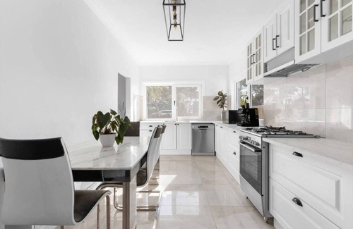 Brooklyn Casa | New house Near to City/Highpoint | Queen Room -19 mins to City