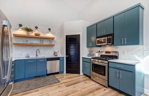 Park City Casa | New! Huge Family Retreat near Deer Valley Ski Gondola w/Hot Tub and Lake Views