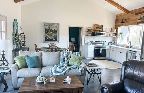 Bismarck Casa | NEW J&K's House #3 just mins from DeGray Lake!