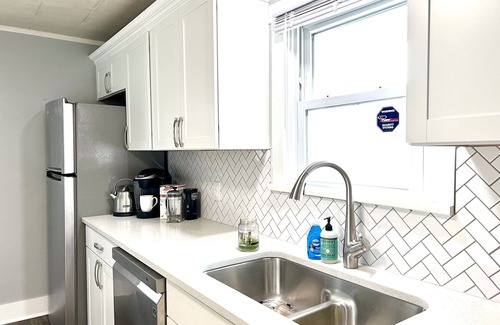 Englewood Casa | NEW Kitchen - The Uptown Collective