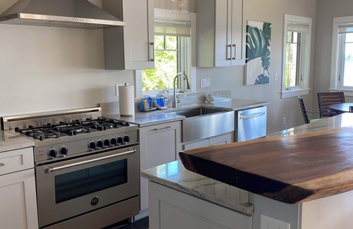 Strafford Casa | Nuevo hogar frente al lago