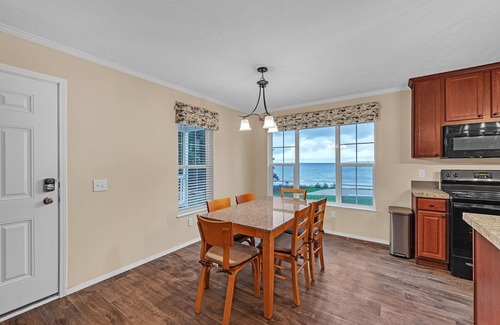 Mackinaw City Casa | NEW! Lakeside Retreat w/ Beach Access & Kayaks