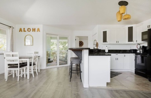Keaau Casa | NEW - Lauhala - Hawaiian Villa with private hot tub