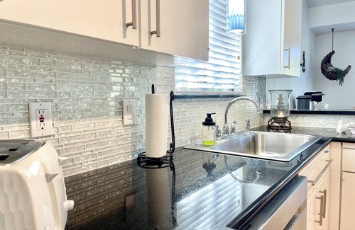 Steiner Ranch Casa | NEW LISTING! 2 LAKES ~ 1/2 ACRE ~ Wooded/Private/Secluded Home! BYOBoat!