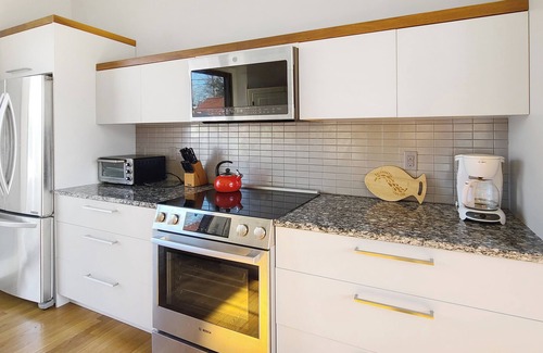 Falmouth Casa | NEW LISTING! 3BD Home--A/C, Hot Tub, Fire Pit, Close to Shining Sea Bike Path, Beaches & Main St