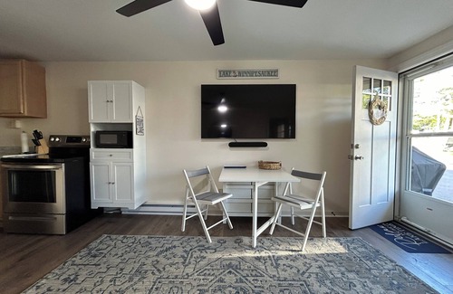 Moultonborough Cabaña | NEW LISTING—Cozy cottage in Moultonborough- walking distance to center harbor