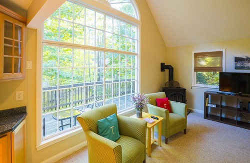 Ogunquit Casa | New Listing! Escape to the Ogunquit Charm, Near Beach & Town! Wifi, Firepit