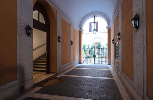 Rione VIII Sant'Eustachio Apartamento | New Listing La Magnolia A C Balcony Office Piazza Navona Spanish Steps