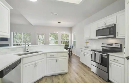 North San Antonio - SAT Casa | NEW LISTING Midtown home w pool, relax & have fun